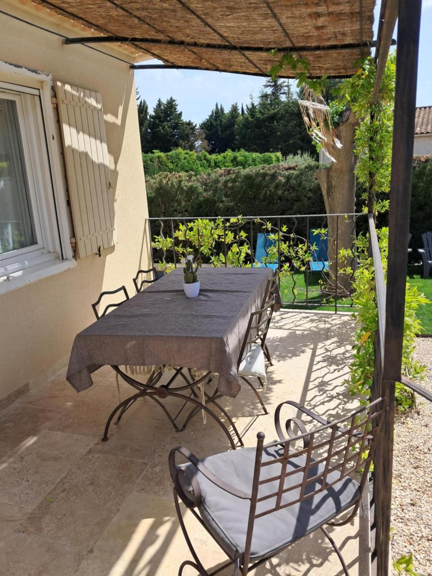 La Maison De Manon, 4-5Personnes, 75M2, Centre Village Avec Piscine Privee Maussane les Alpilles Luaran gambar